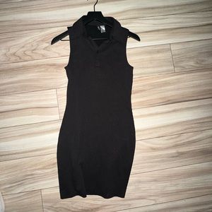 SMALL BLACK COLLAR DRESS IN SIZE SMALL